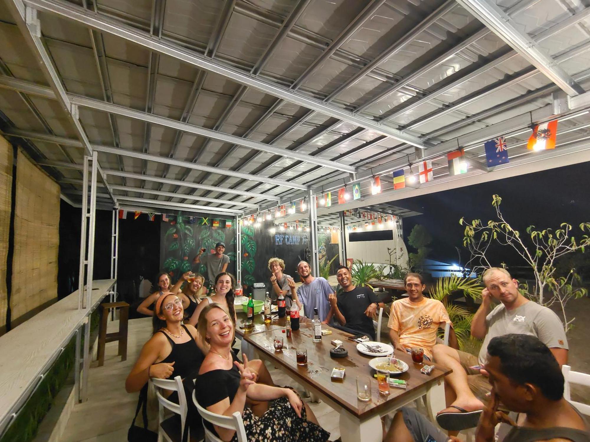 Surf Camp 79 Hotel Kuta  ภายนอก รูปภาพ