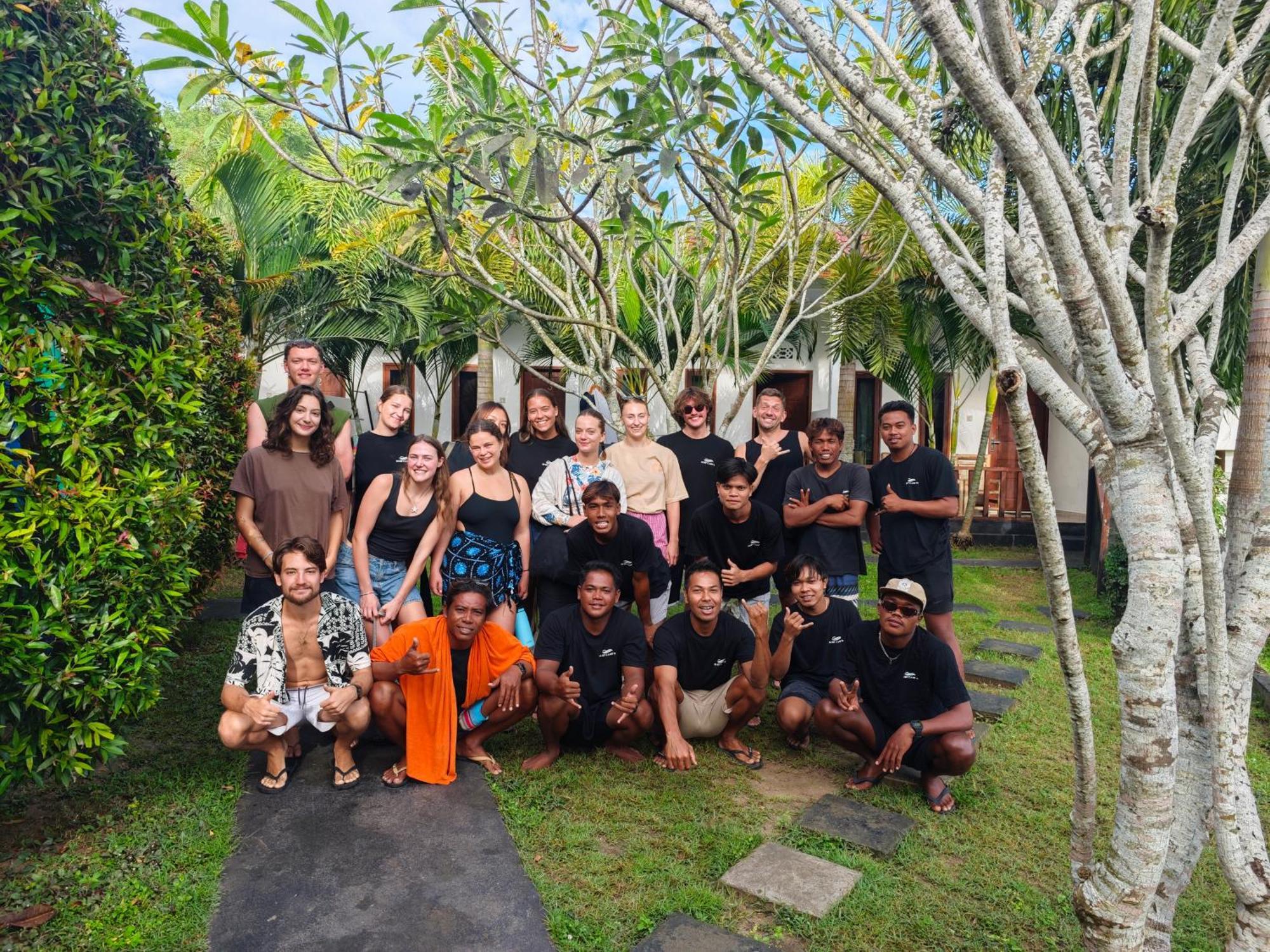Surf Camp 79 Hotel Kuta  ภายนอก รูปภาพ
