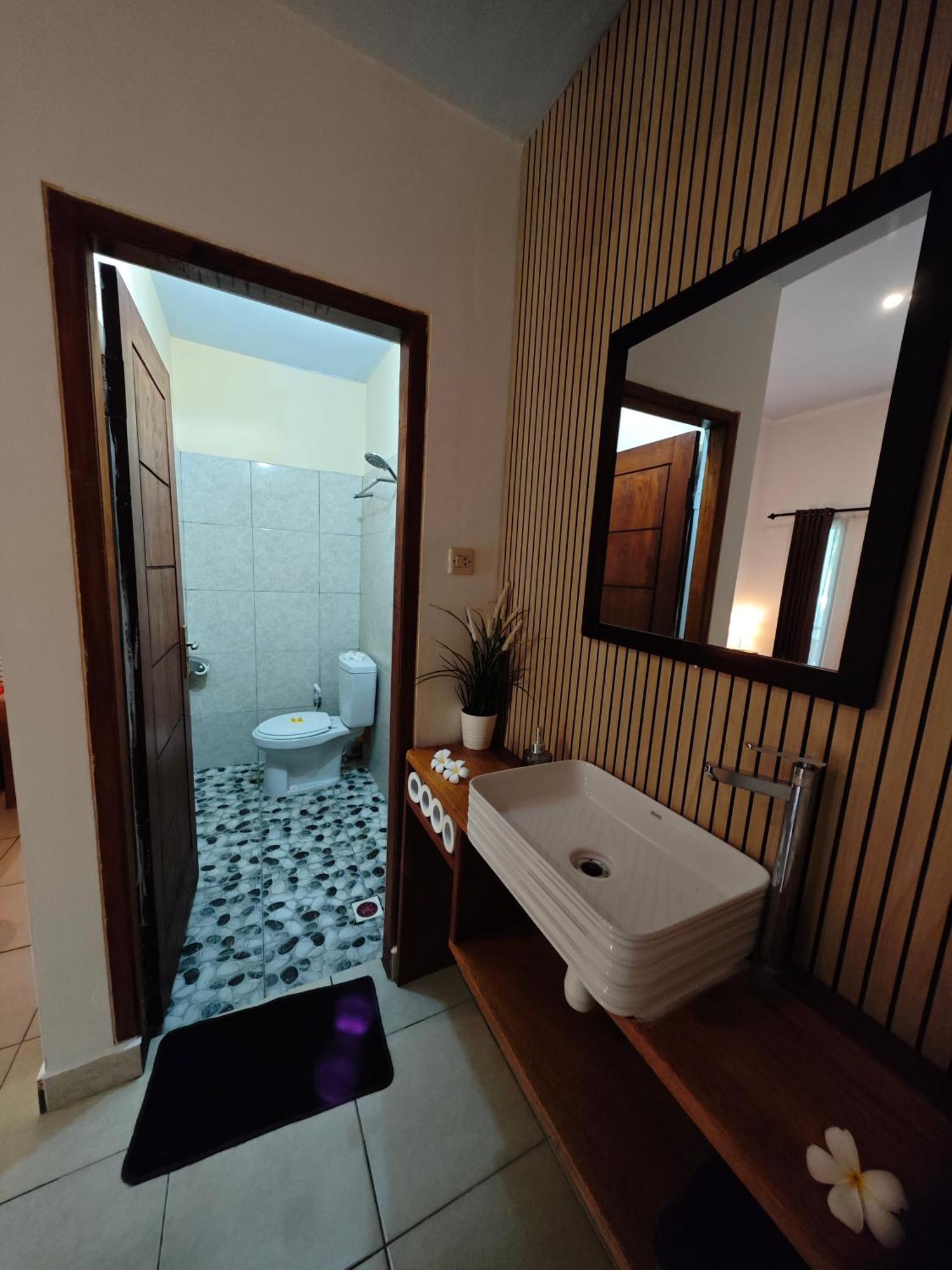 Surf Camp 79 Hotel Kuta  ห้อง รูปภาพ